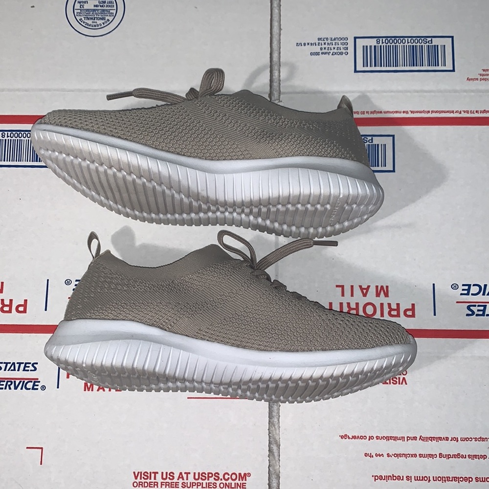 Skechers Women's Ultra Flex Statements Sneaker - Picture 3 of 8